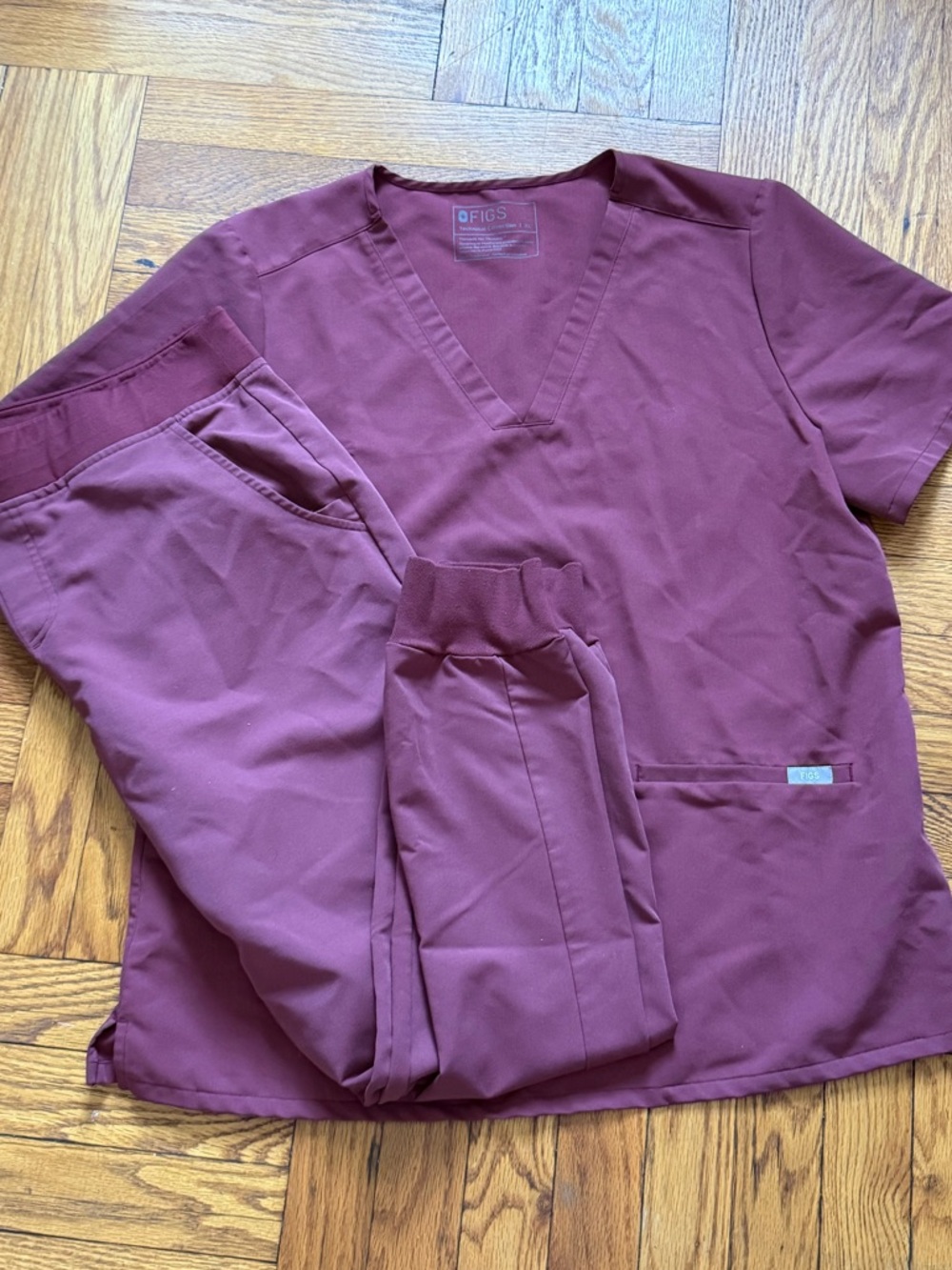 Figs scrub set